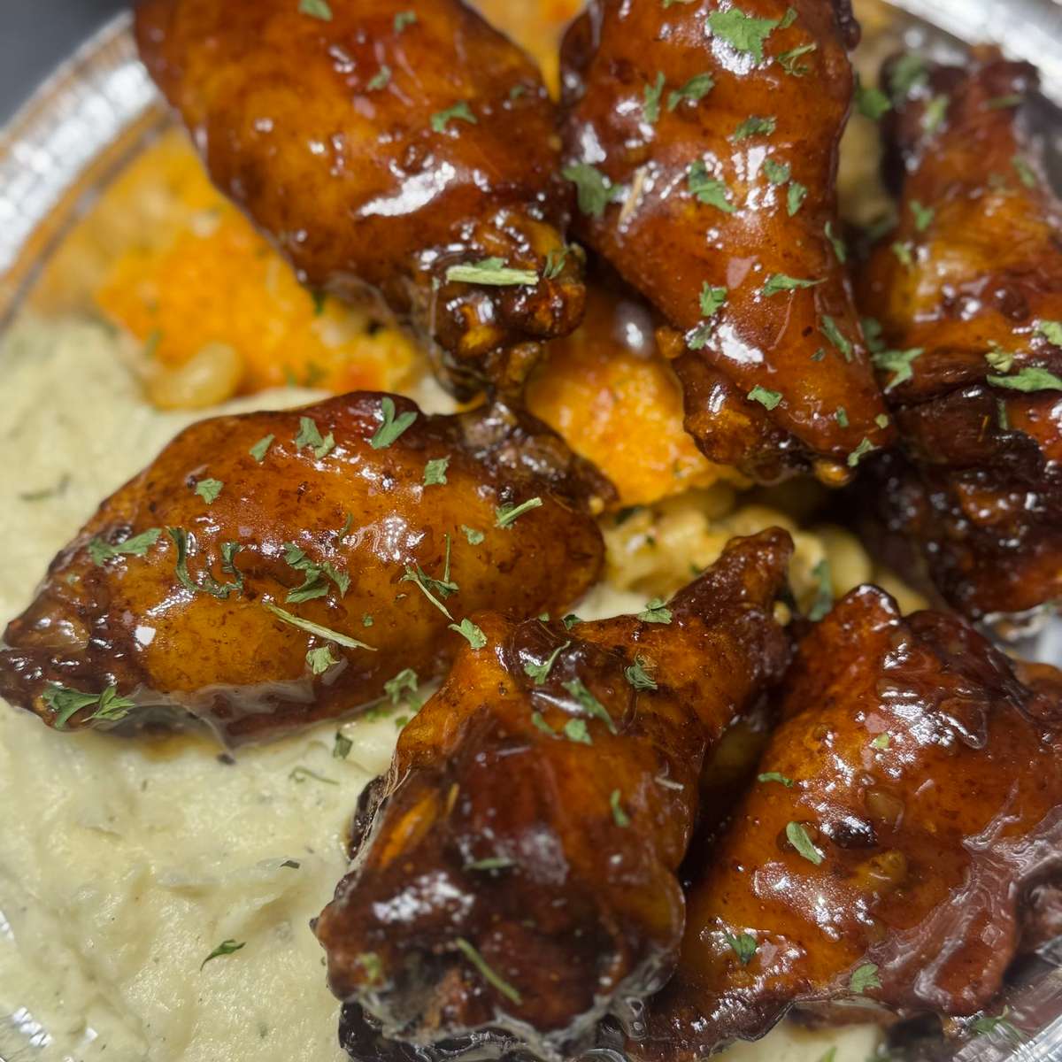 Chicken Wing + 2 Sides