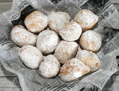 Zeppolis