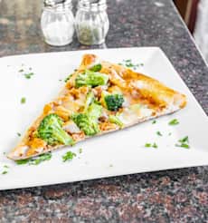 Chicken with Broccoli Pizza