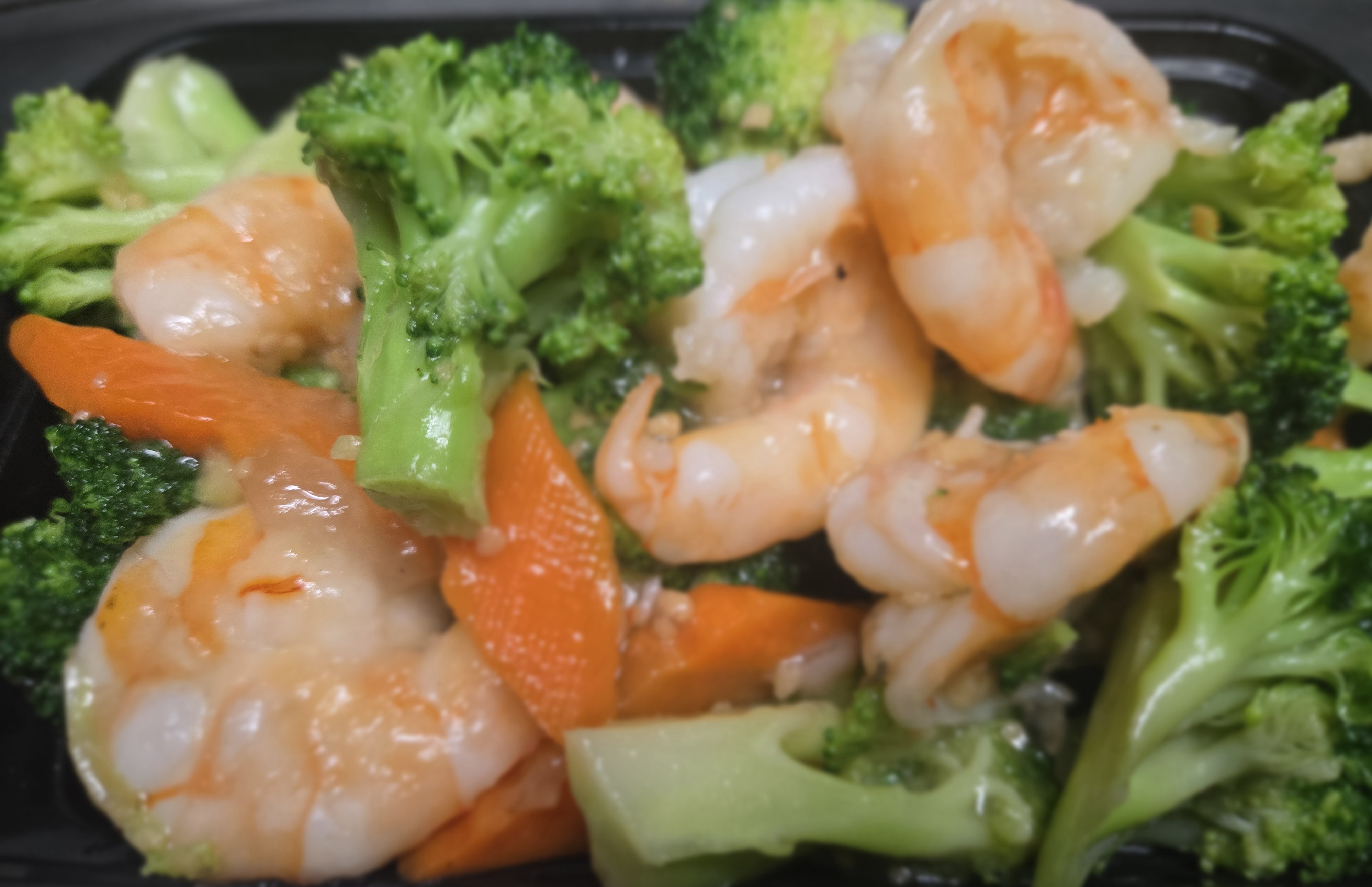Shrimp with broccoli