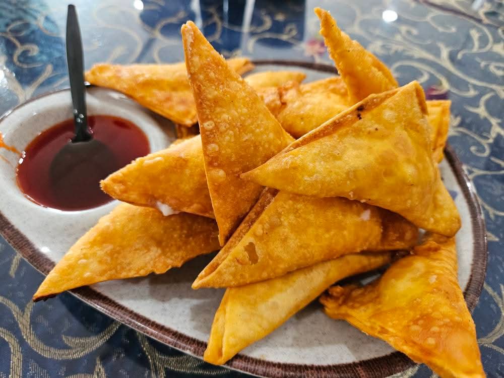 Crab Rangoon (8)