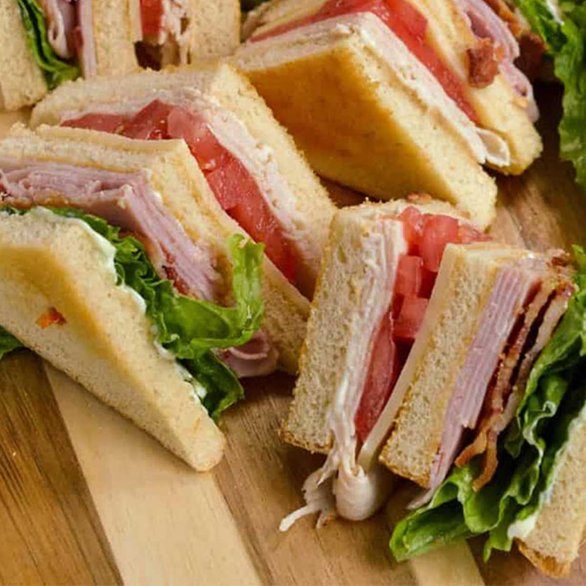 Grilled Cheddar Cheese with Bacon, Ham and Tomato