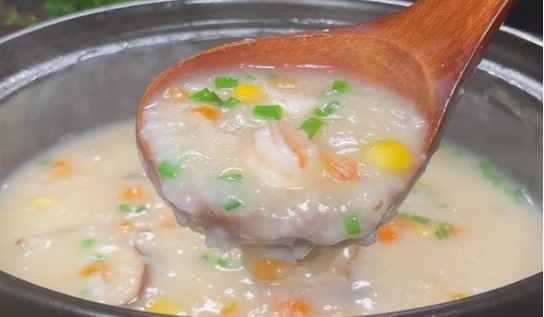 Seafood Congee 金牌海鲜粥