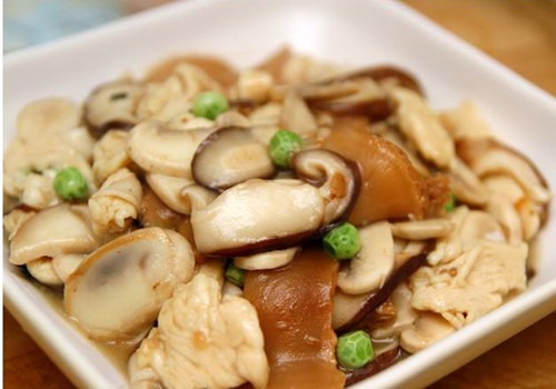 Moo Goo Gai Pan 蘑菇鸡片