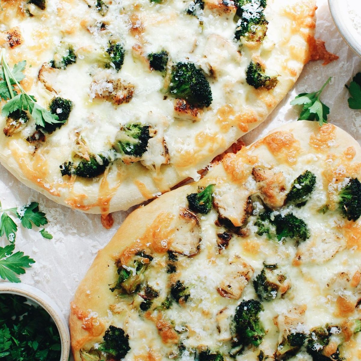 Chicken & Broccoli (White Pizza) (Large)