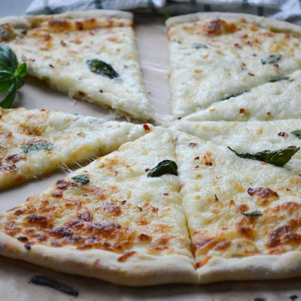 Bianca (White Pizza) (Medium)