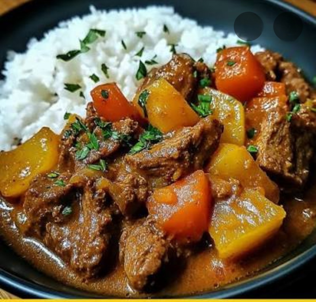 La mejor Carne guisadon con arroz y habichula😉 .The best stew beef with rice and bean 😉