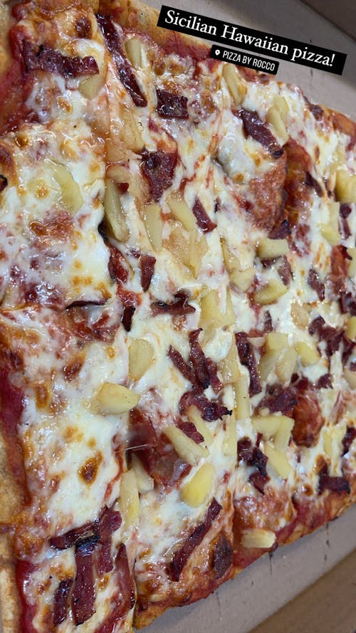 Hawaiian Island Pizza