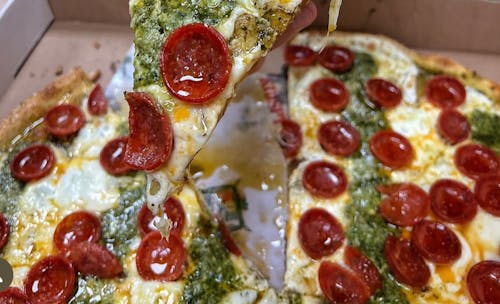 Pestoroni Pizza