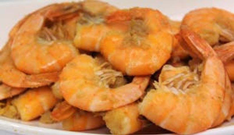 S62. Steamed Shrimp with Garlic Butter sauce (1 lb)