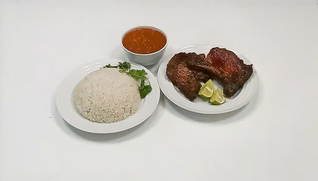 Pork Chops w Rice and Beans/Chuletas de Cerdo con Arroz y Habichuelas