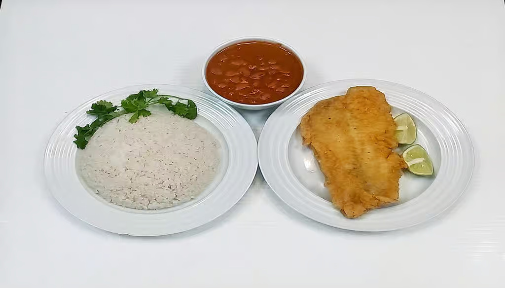 Fried Breaded Fillet of f,w Rice ,Beans/Filete Frito Empanizado con Arroz