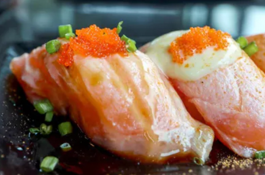 Torched Salmon With Spicy Mayo Sushi