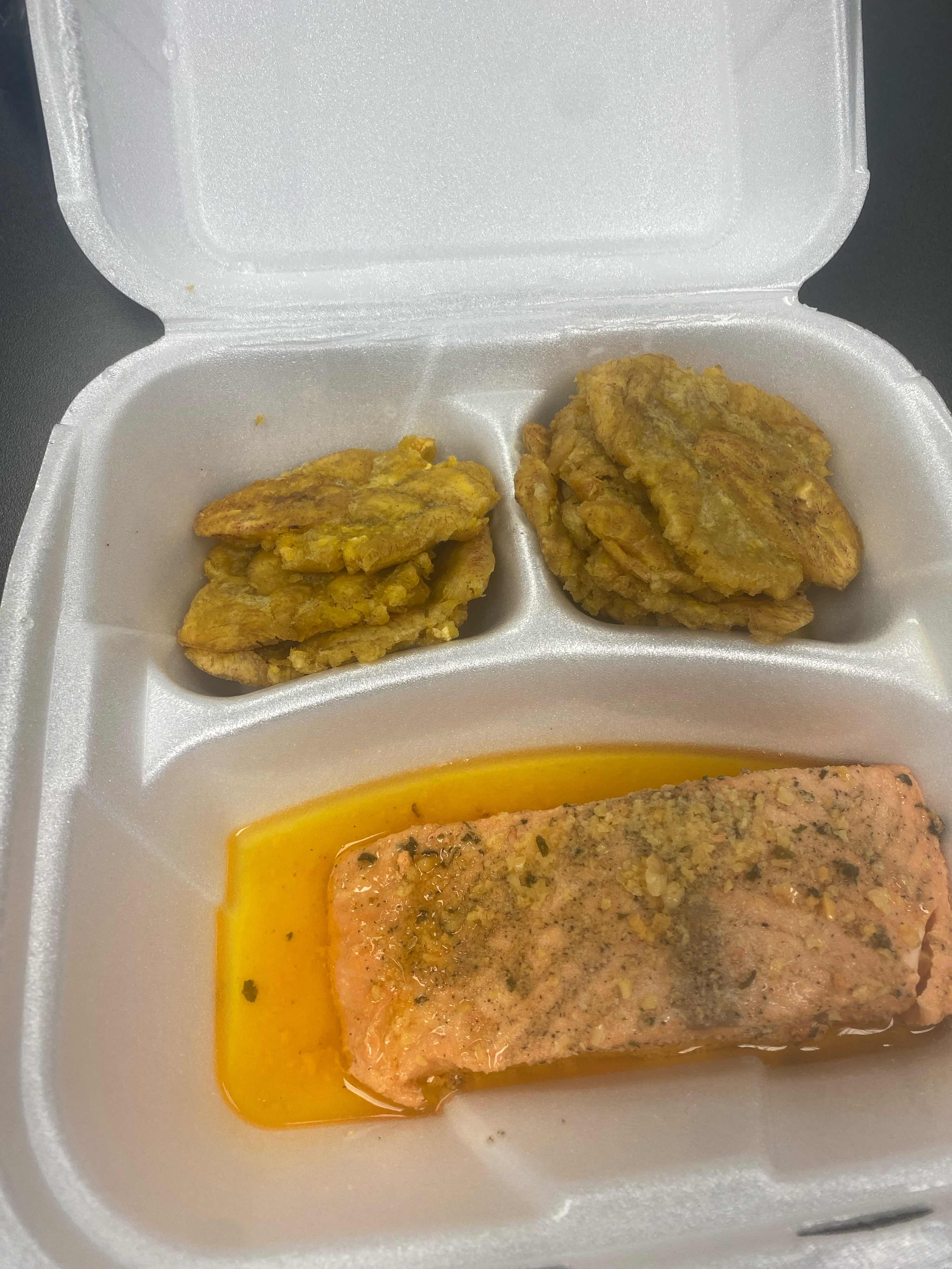 Salmón Grill / Grilled Salmon