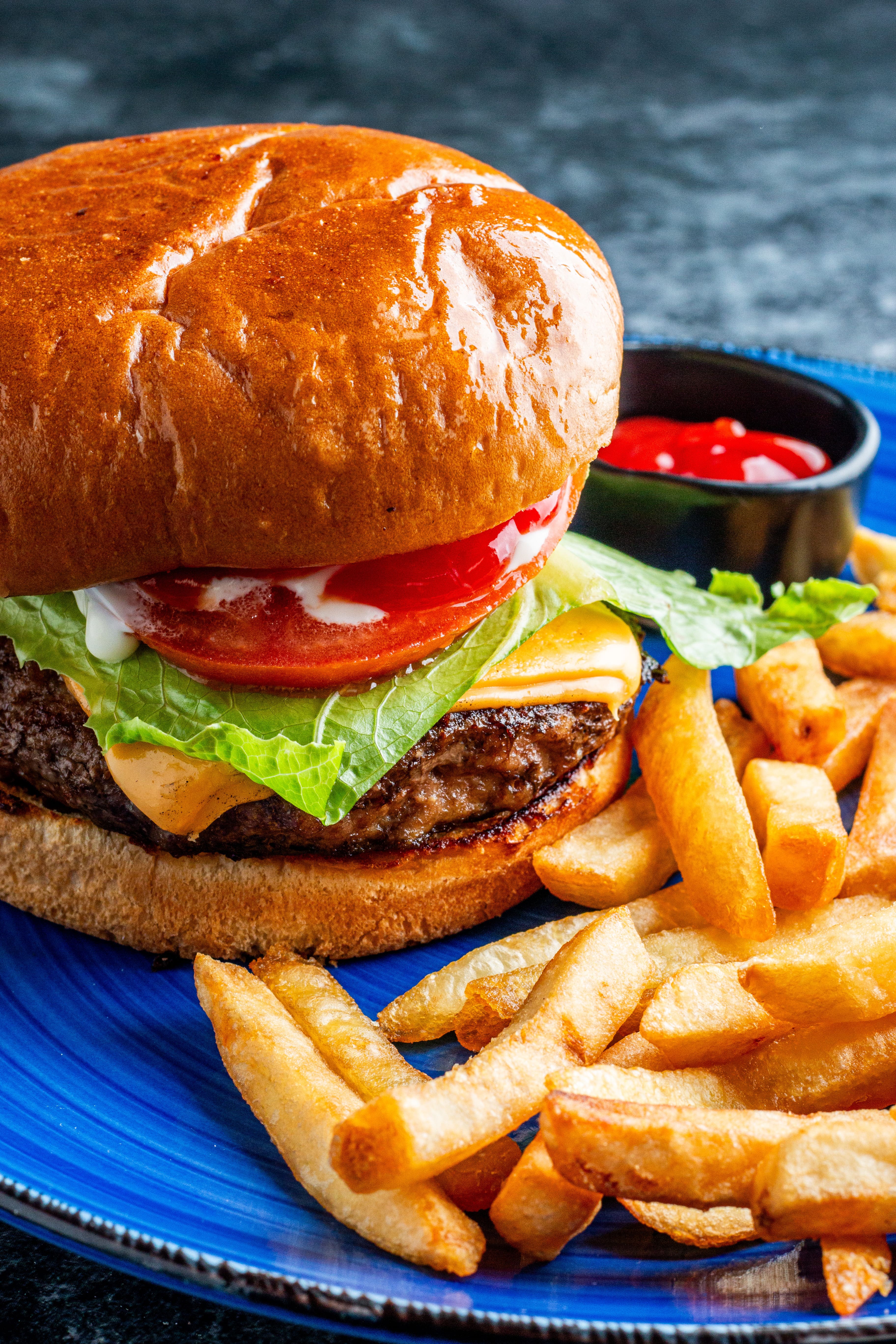 Cheeseburger with Fries