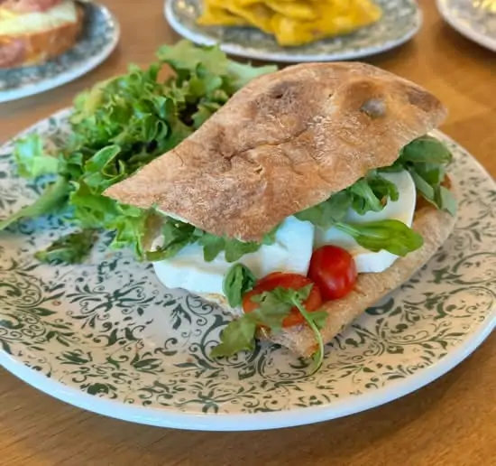 Mozzarella Pesto Sandwich