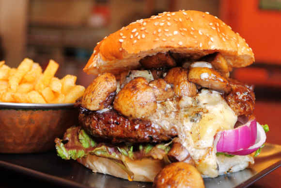 Cheeseburger (8 oz)