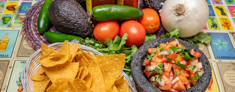 Fresh Pico De Gallo and Chips