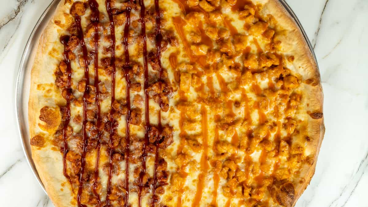 1/2 Buffalo or BBQ Chicken