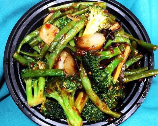 Sauteed String Bean & Broccoli in Garlic Sauce