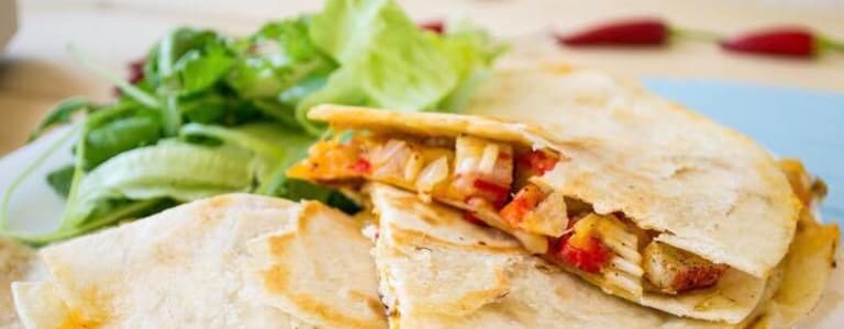 NYC Quesadilla Con Carne