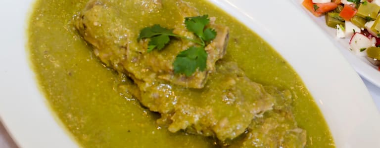 Costillas De Puerco En Salsa Verde Con Verduras