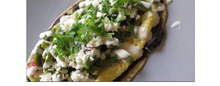 Huarache Con Huevos (Vegetarian)