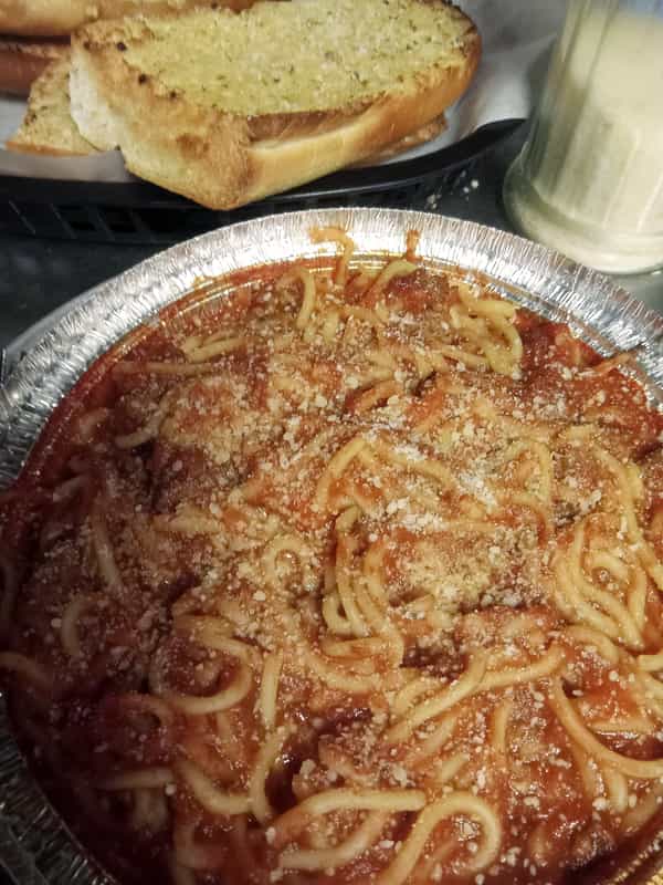 Spaghetti with Meat Sauce and Garlic Bread