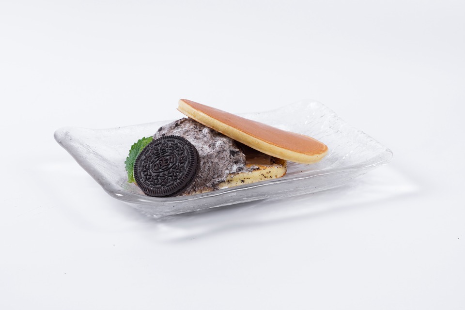 D6. Oreo Cream Pancake