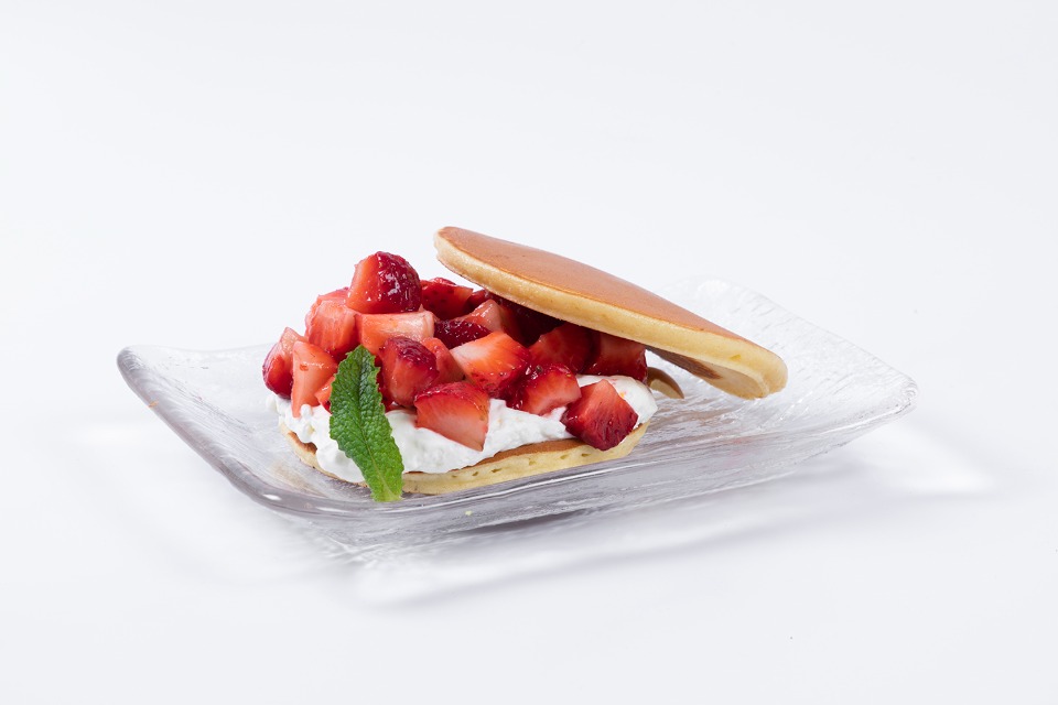 D3. Strawberry Pancake with Cream