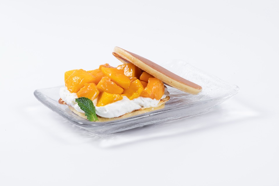 D2. Mango Pancake with Cream