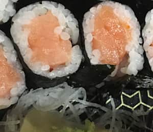 Smoke Salmon Roll