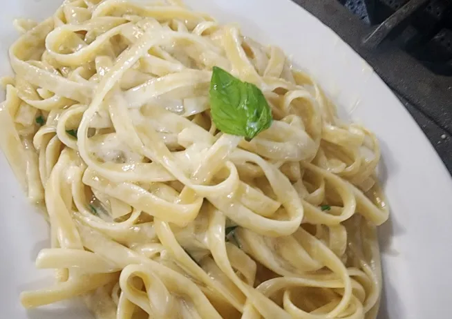 Fettuccine Alfredo Pasta
