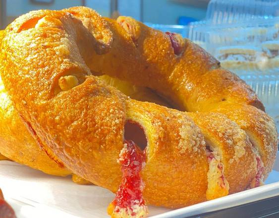Guava and Cheese Ring (Roscon)