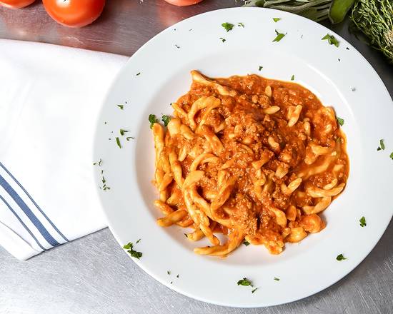 Strozzapreti Al Ragu Di Vitello