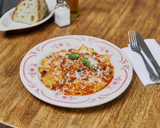 Maccheroni in Salsa di Melenzane (Sicilia)