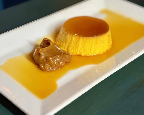 Flan with Dulce de Leche
