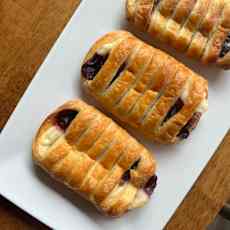 Blueberry & Cream Cheese Croissant