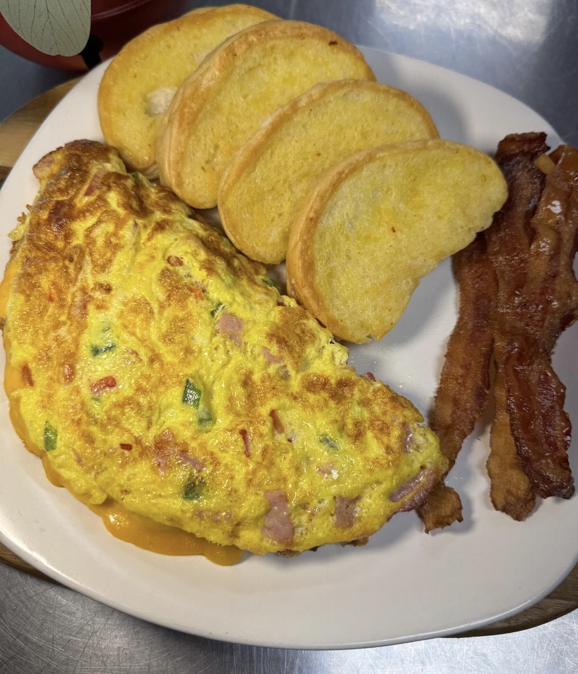 Tortilla de Jamon, Queso y Pimientos