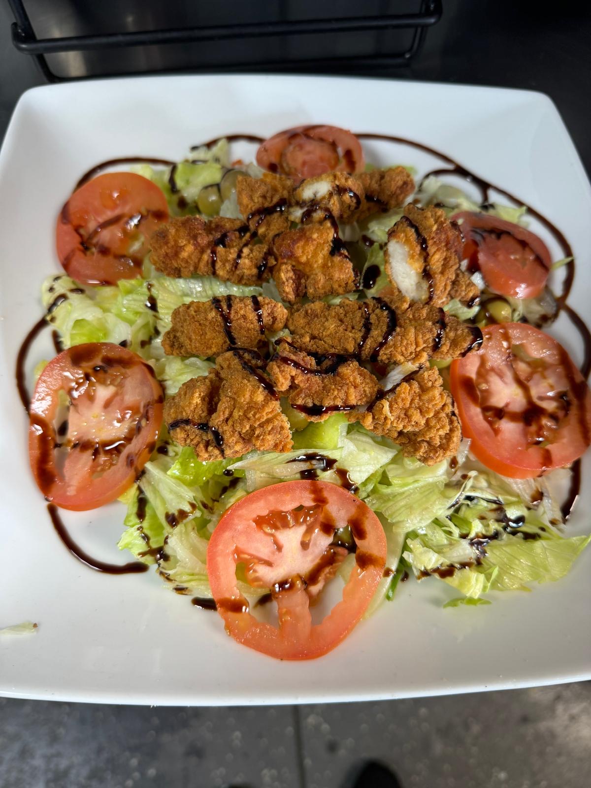 ENSALADA DE POLLO CRISPY/CRISPY CHICKEN SALAD