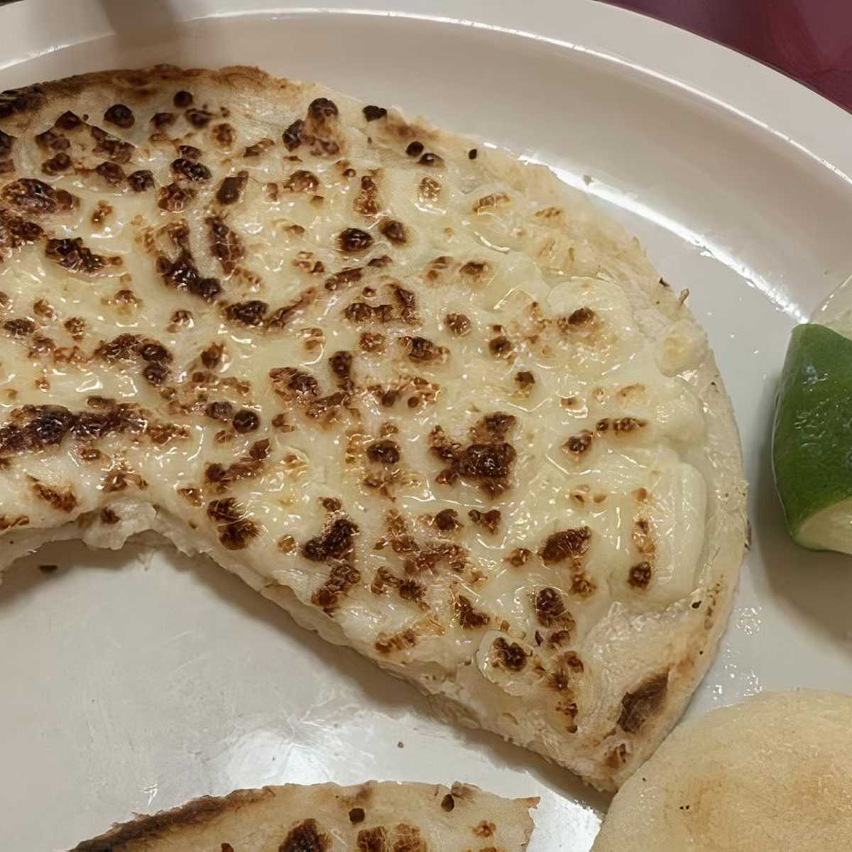 Arepa con Queso