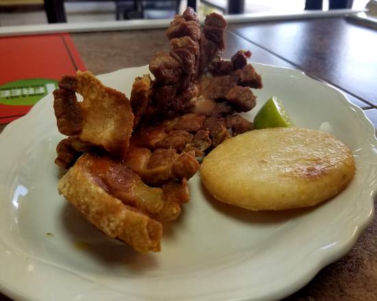 Arepita Con (Chicharron, Chorizo O Morcilla)