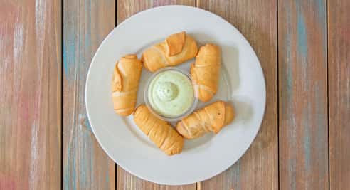 Tequeño de Guayaba y Queso (5) (Guava and cheese)