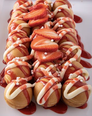 Strawberry Cheesecake Pop Cakes