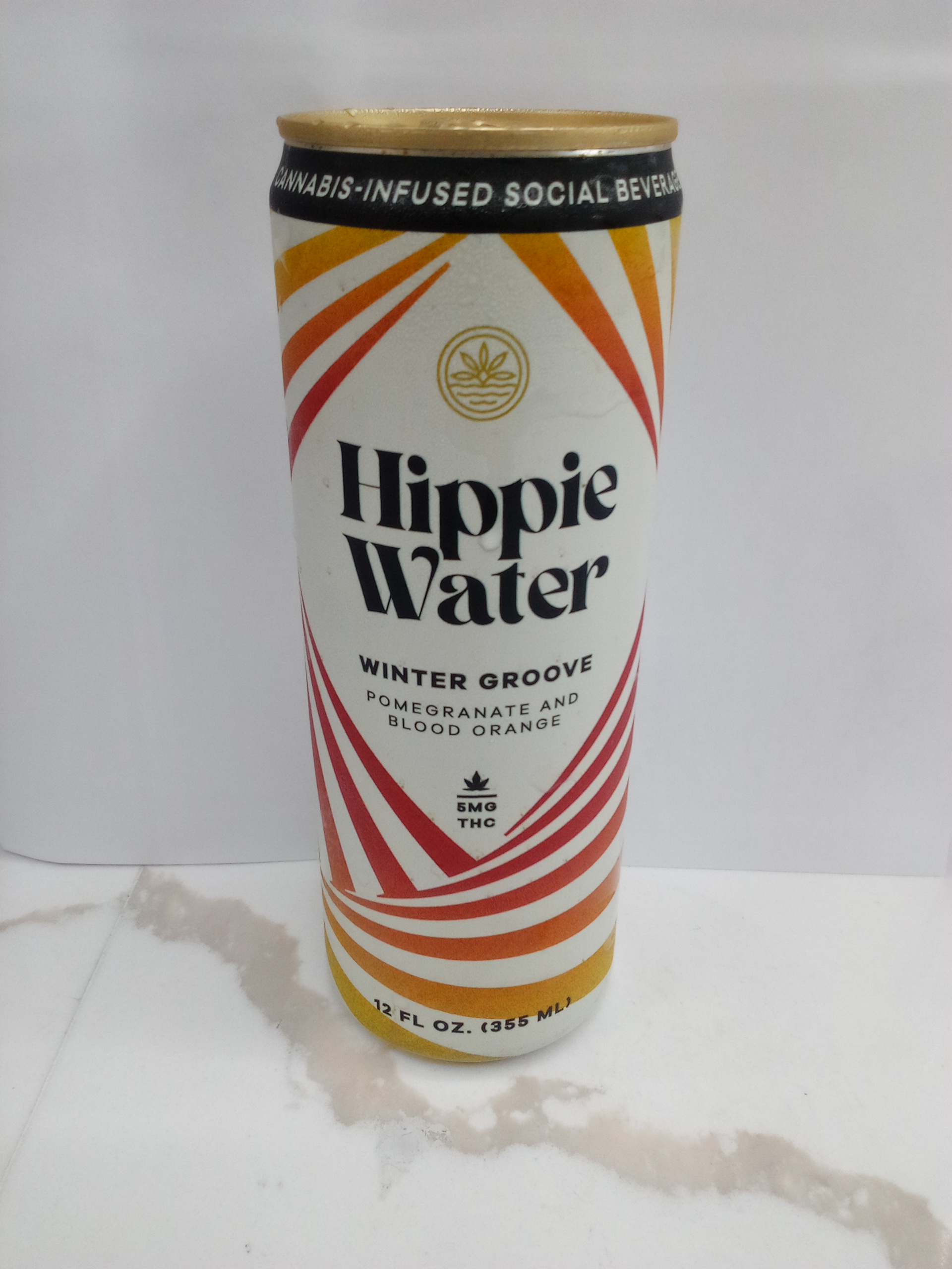 Hippie water pomegranate & blood orange