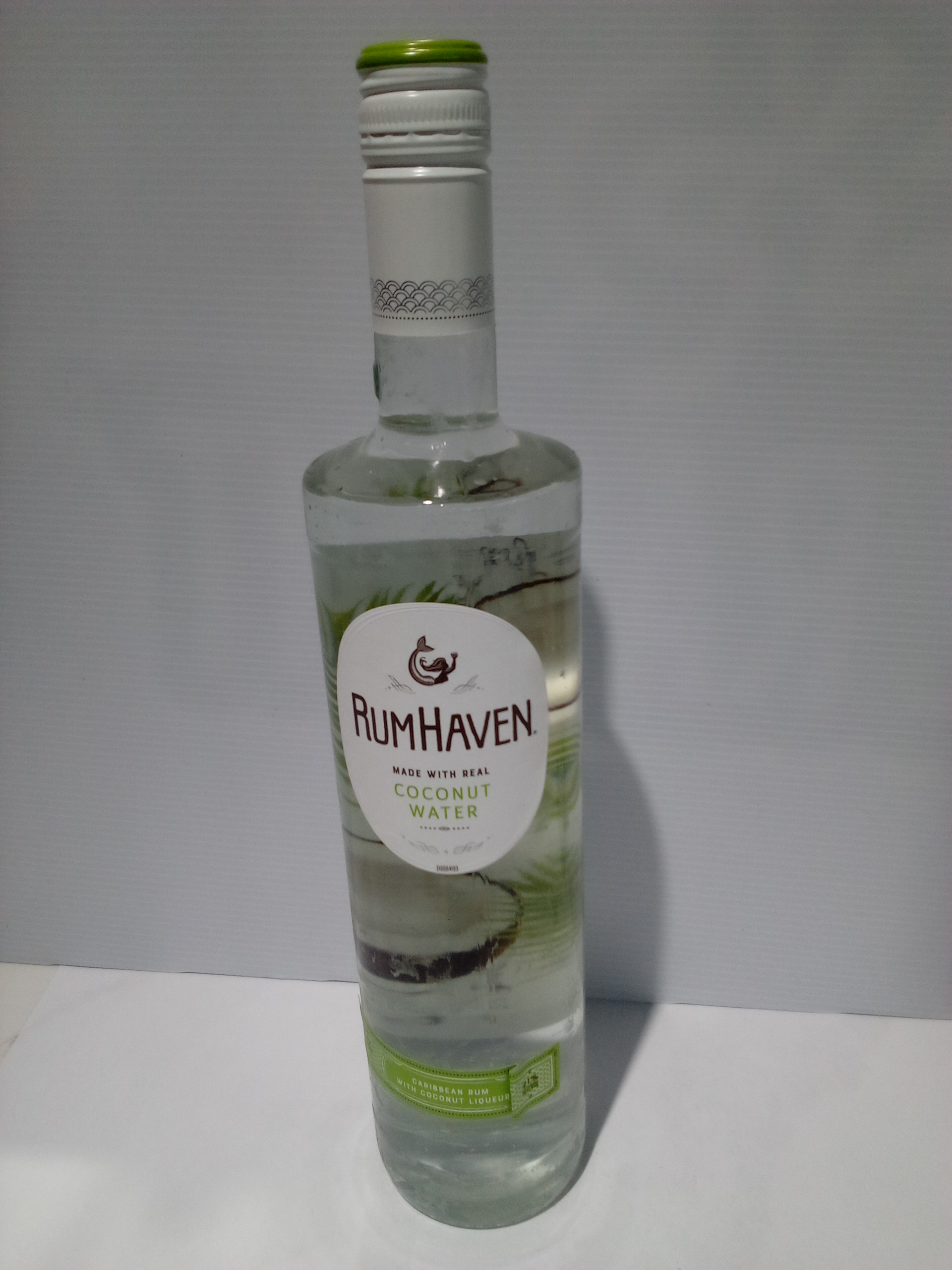 Rum Haven Coconut 750 Ml water