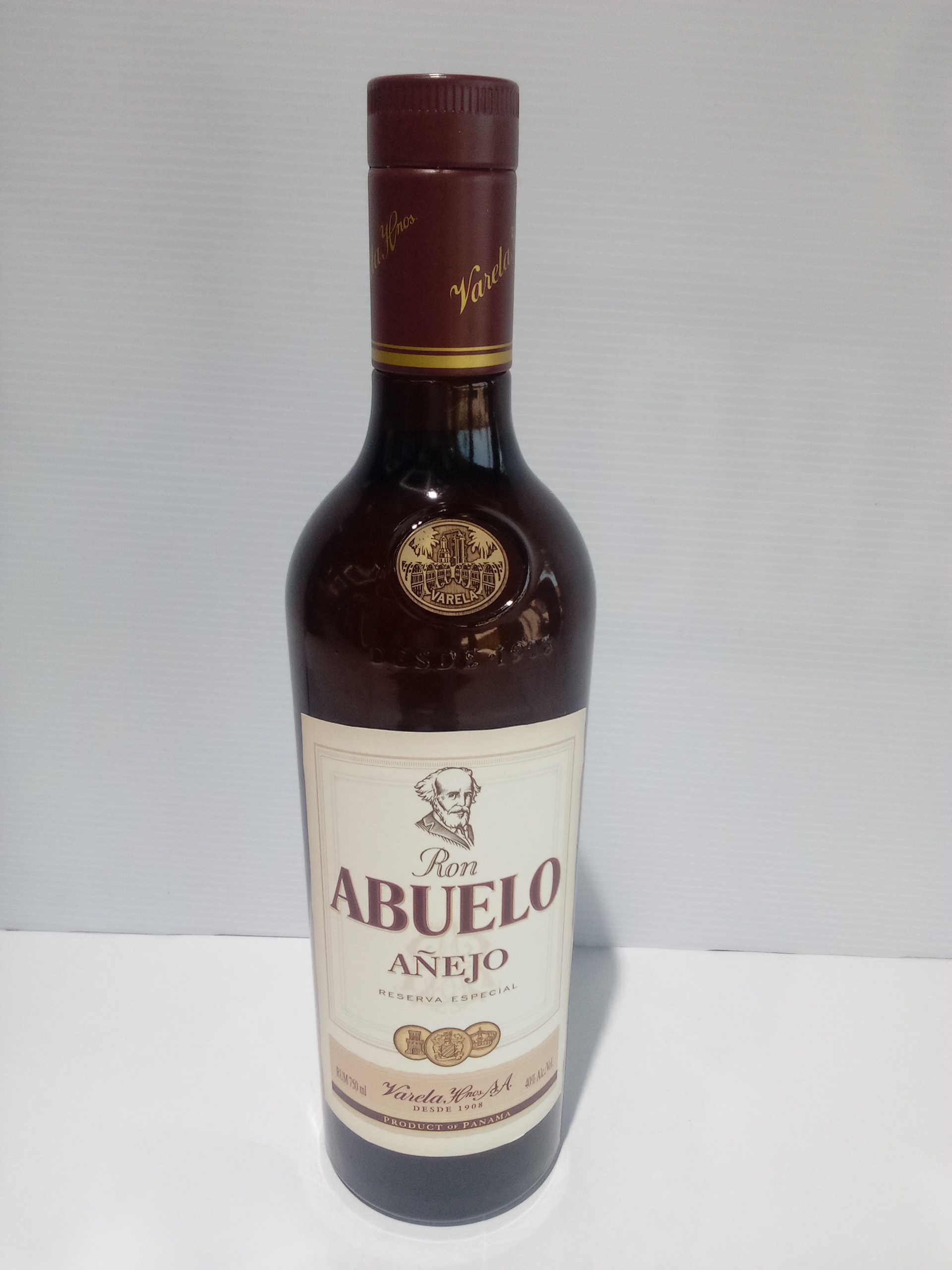 Abuelo.  Anejo 750 Ml