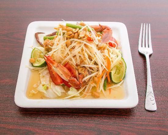 Thai Papaya Salad (Somtum)