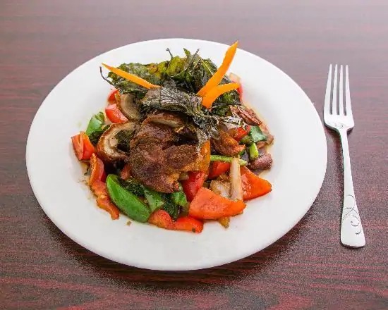 Duck with Basil Sauce (Roasted Duck) (Spicy)