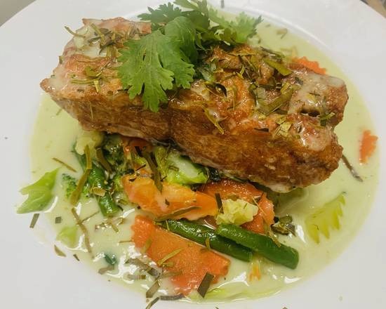 Salmon with Green Curry (Spicy)